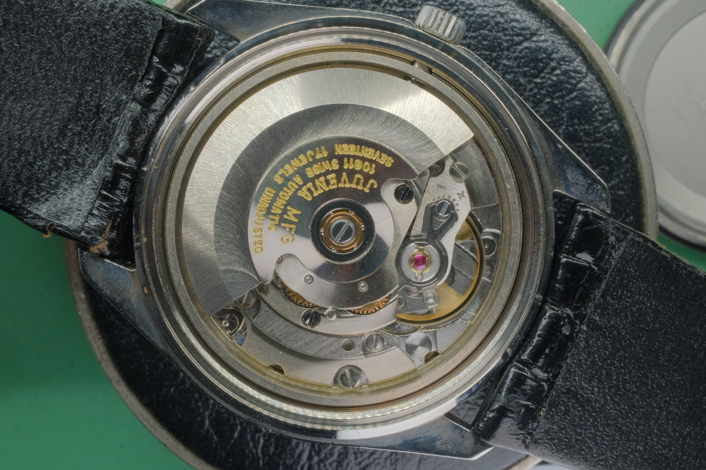 Serviced JUVENIA ROUND MODEL ref.9062BLR selfwinding cal.2824 1970’s