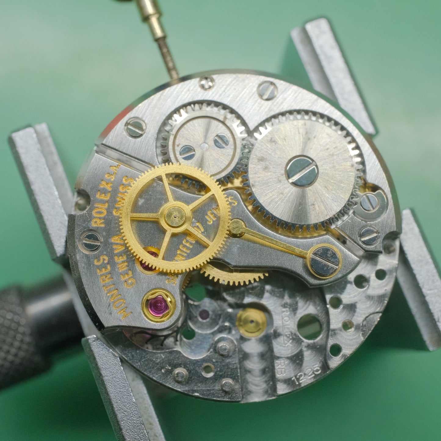 ROLEX Oysterdate ref.6694 manual cal.1225 c.1972 Silver Satin