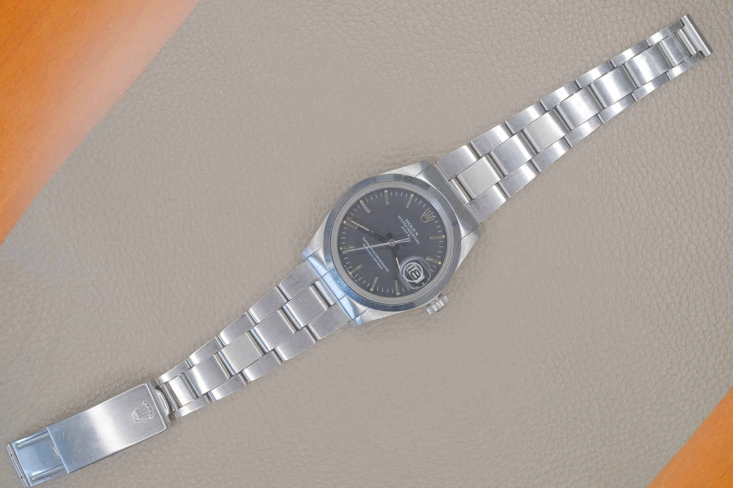 ROLEX σ Oyster Perpetual Date Ref.1500 Matt Black Dial